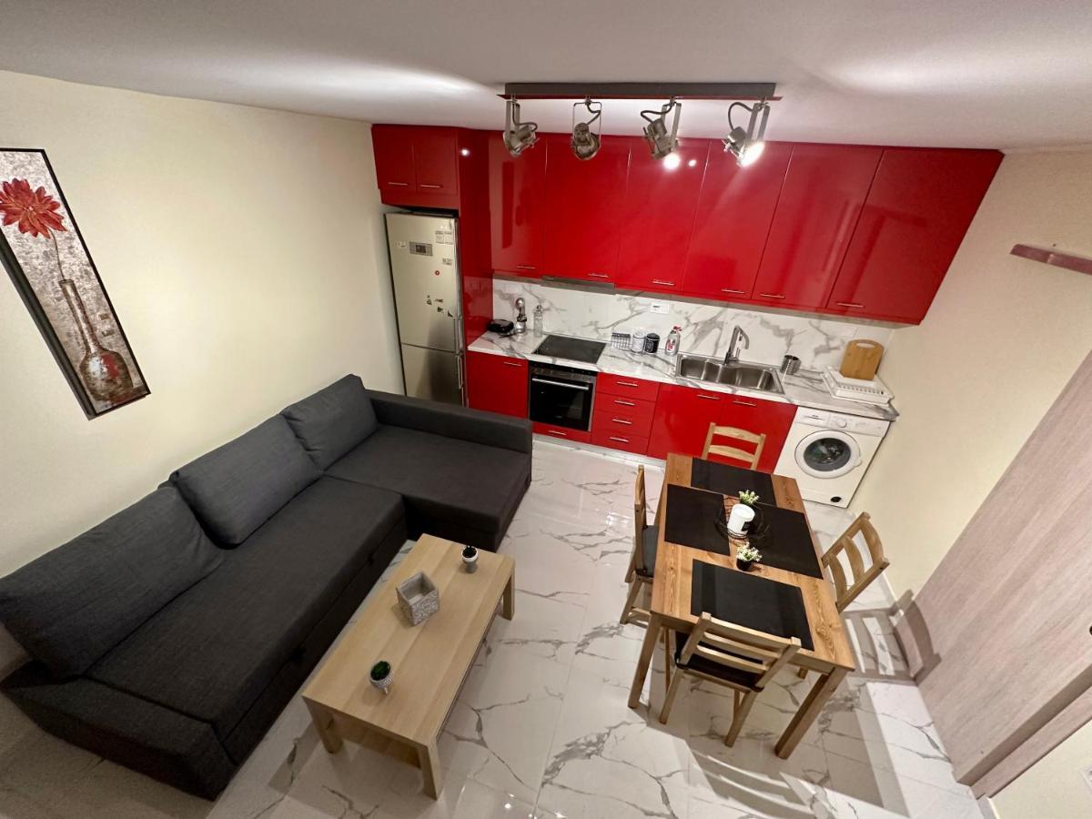 Red Harmony By The Sea Pool And Balcony Apartment Каламата Екстериор снимка